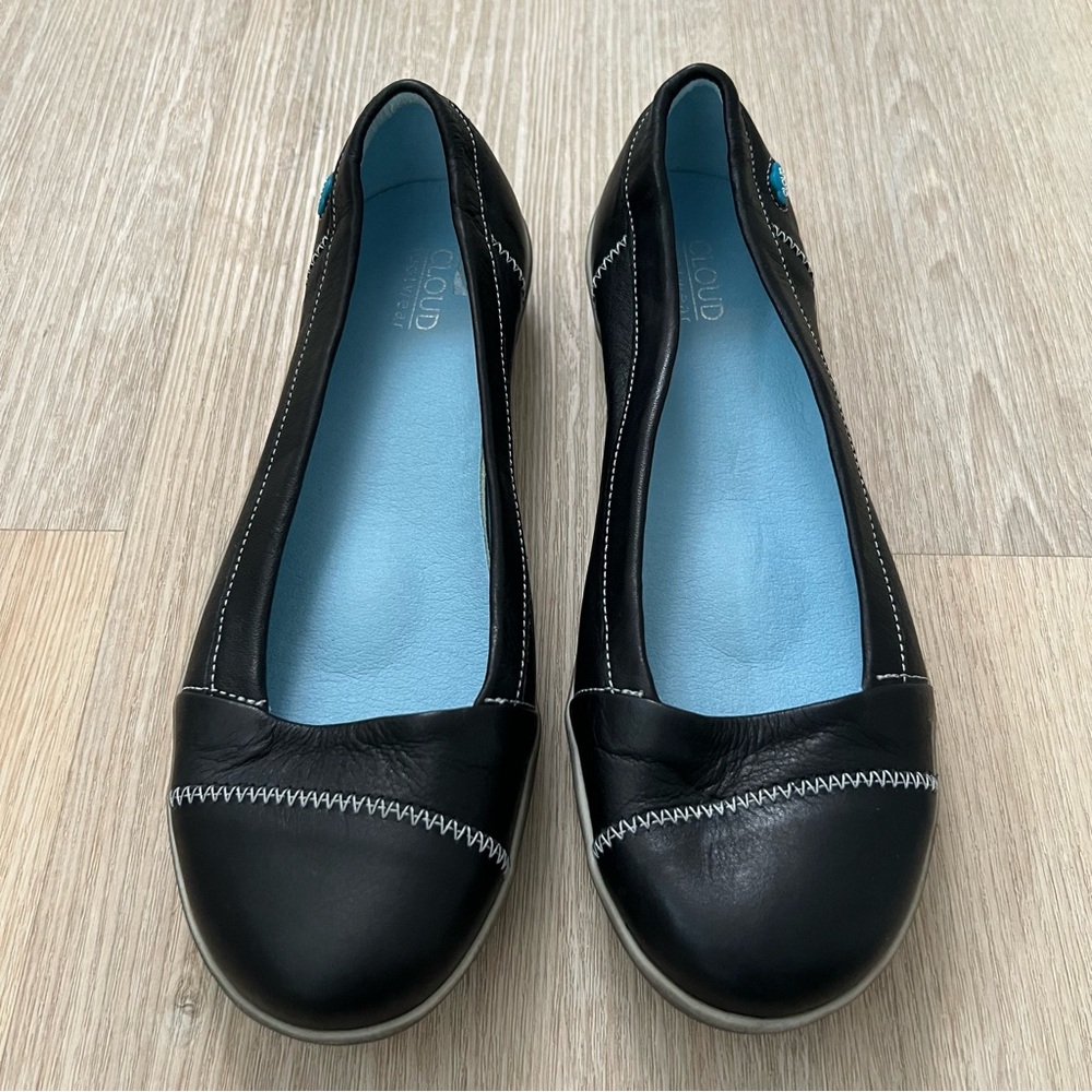 Cloud Footwear “Acacia” Comfort Pull On Casual Round Toe Flats